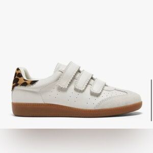 NWOT SILENT D SEENA Sneaker White Leopard, Size 40/US 9